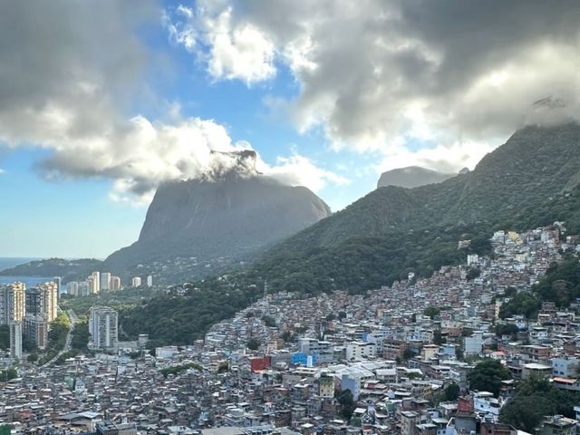 Обзорная экскурсия по Росинье: жизнь фавелы изнутри