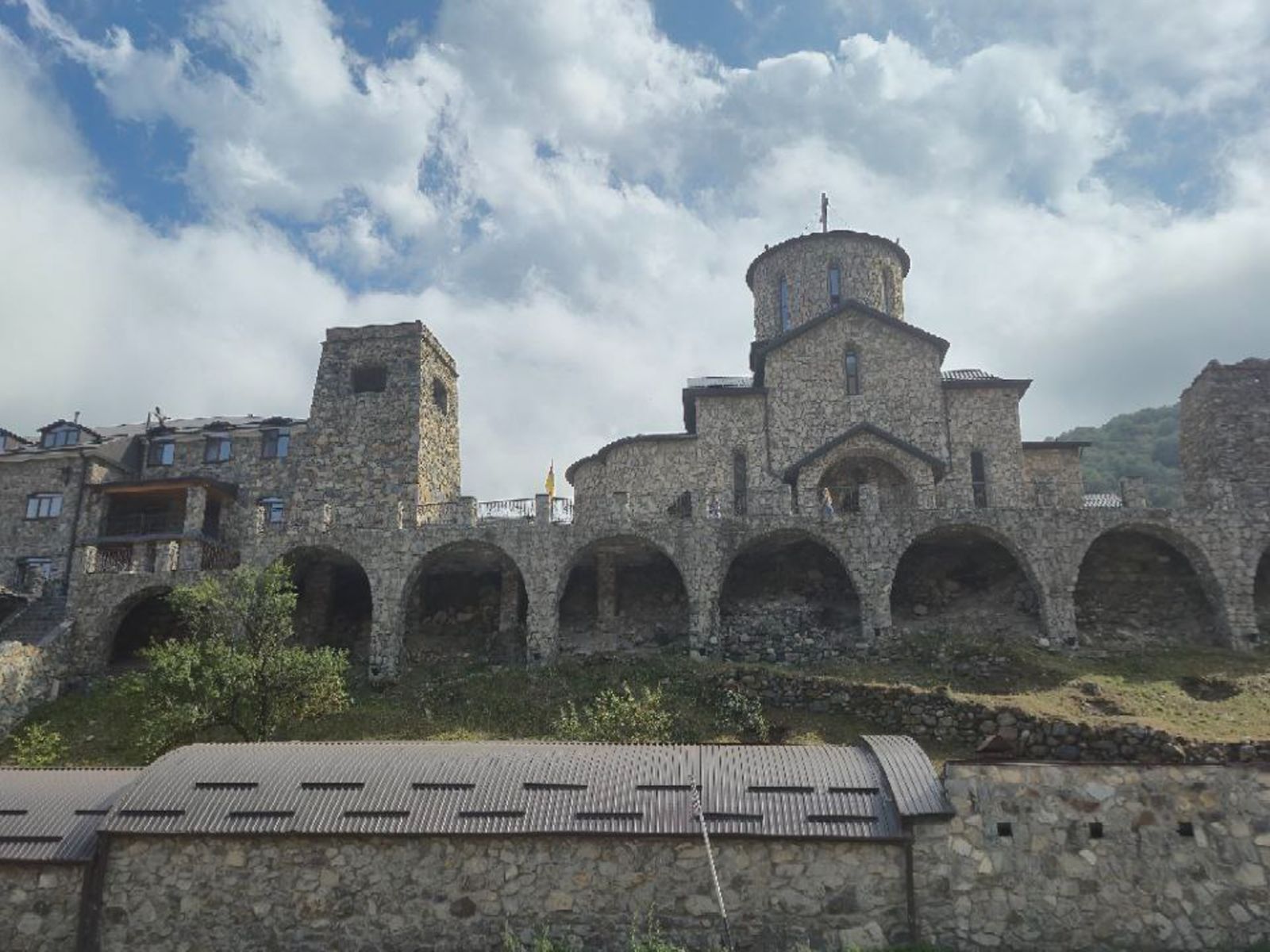 Мужской Аланский Свято-Успенский монастырь 