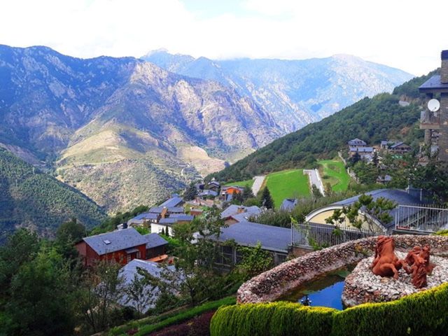 Экскурсия в Андорру на 1 день: горы, duty free и страна-парадокс