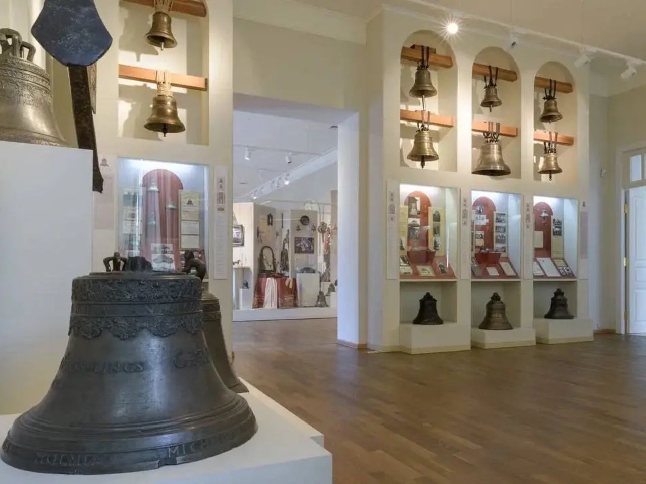 Индивидуальная обзорная экскурсия по Валдаю - индивидуальная экскурсия в Валдае на машине гостей длительностью 3.5 часа с количеством участников до 5 человек цена экскурсии 10590₽