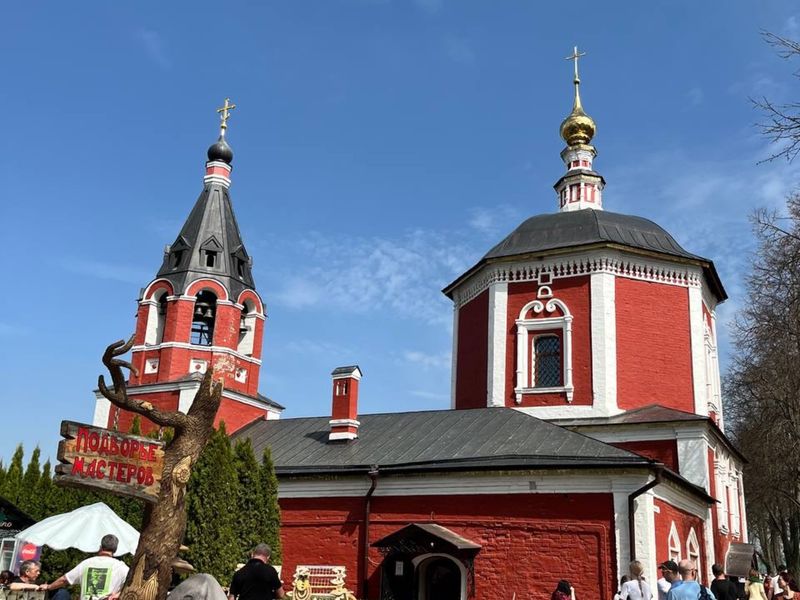 Обзорная экскурсия в Суздале: путешествие в сердце Древней Руси - индивидуальная экскурсия в Суздале пешком длительностью 2 часа с количеством участников до 6 человек цена экскурсии 6000₽