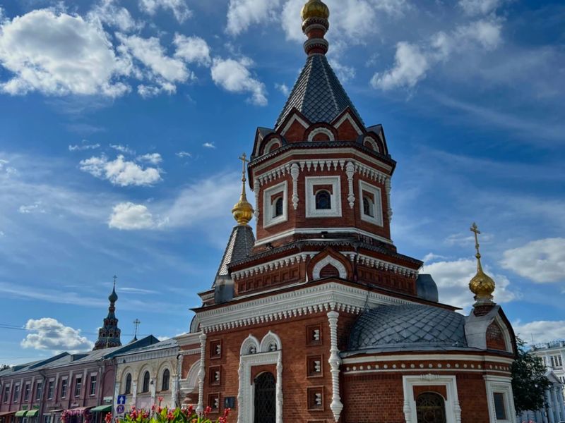 Город Ярославль богомольем взял