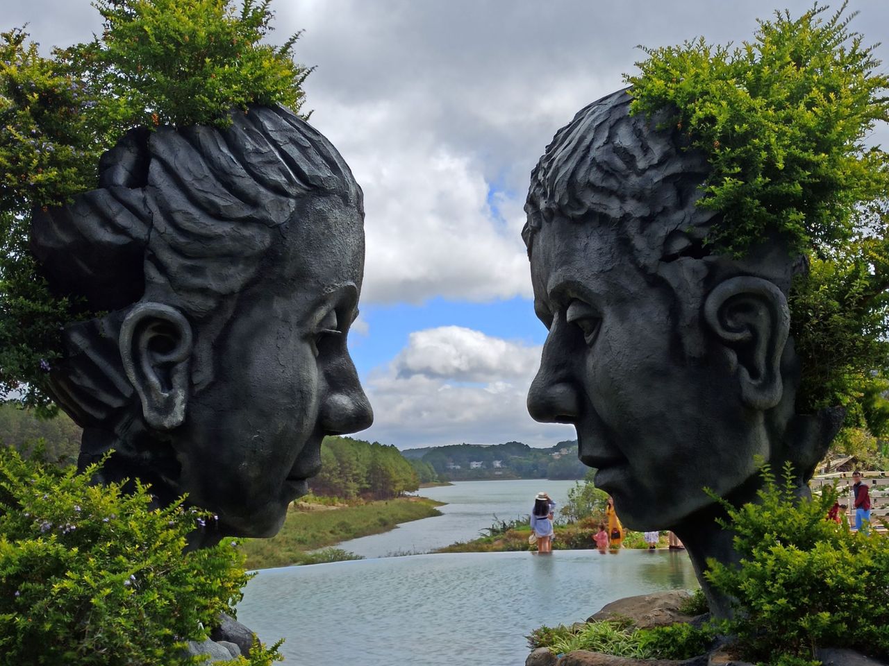 Экскурсия из Нячанга в Далат: поездка во "Вьетнамские Альпы" - индивидуальная экскурсия в Нячанге на машине гида длительностью более 12 часов с количеством участников до 2 человек цена экскурсии 290$