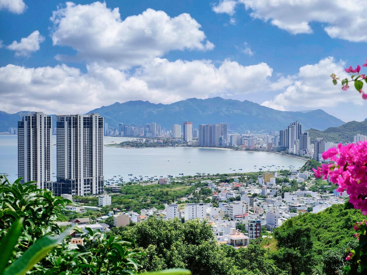 Экскурсия по Нячангу: самое красивое и интересное за 4 часа - индивидуальная экскурсия в Нячанге на машине гида длительностью 4 часа с количеством участников до 13 человек цена экскурсии 115$