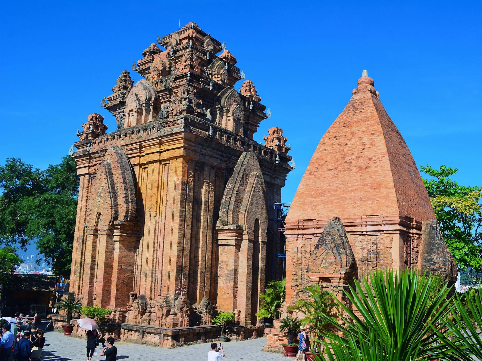 Чамские башни По Нагар