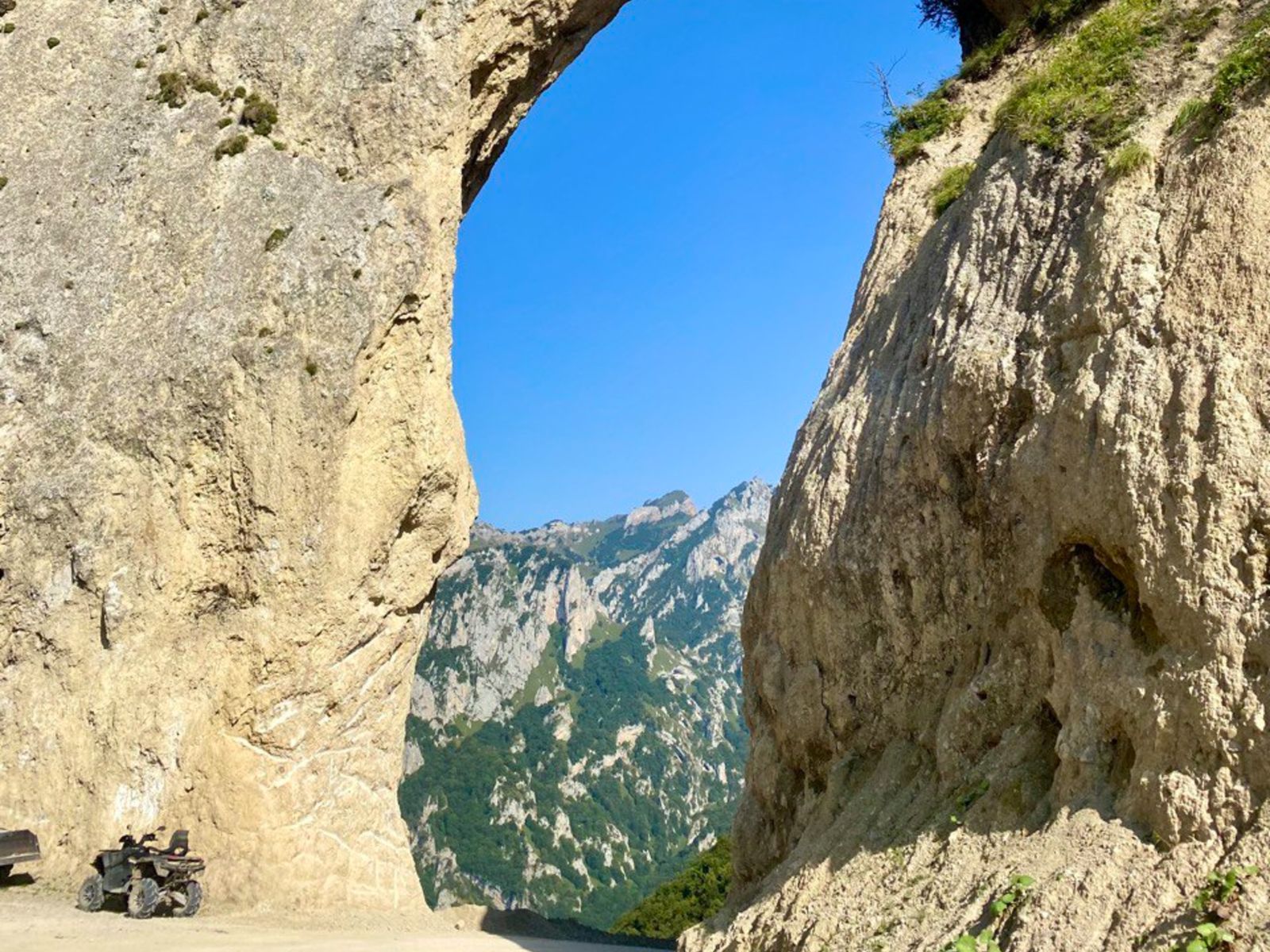 Каменная арка