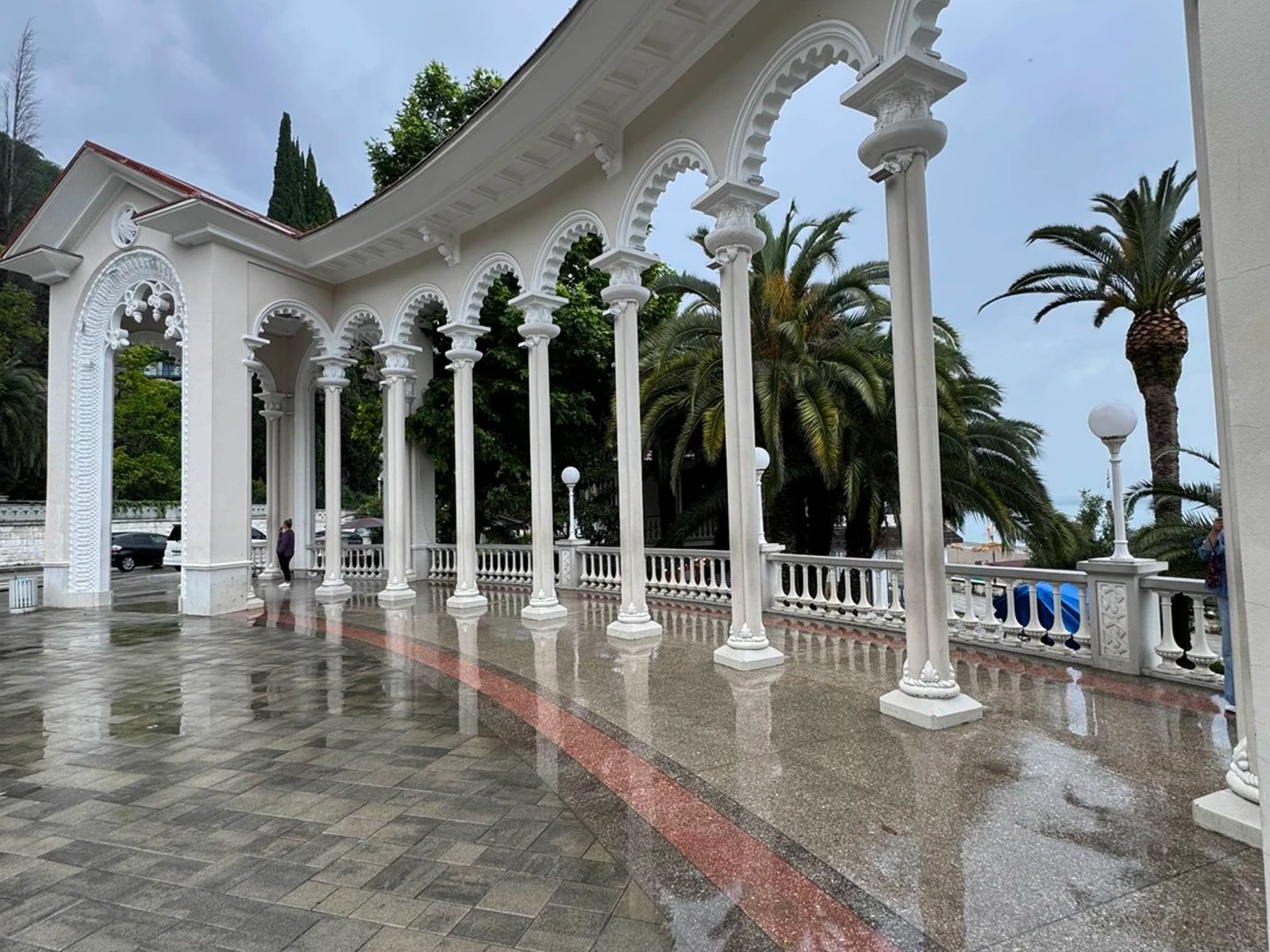 Колоннада в Гагре