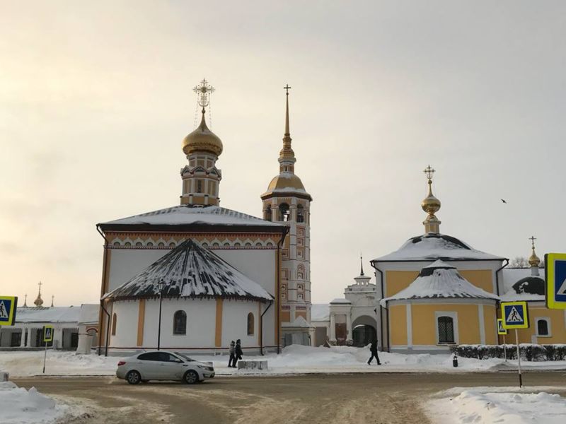 Казанская и Воскресенская церкви на торговой площади