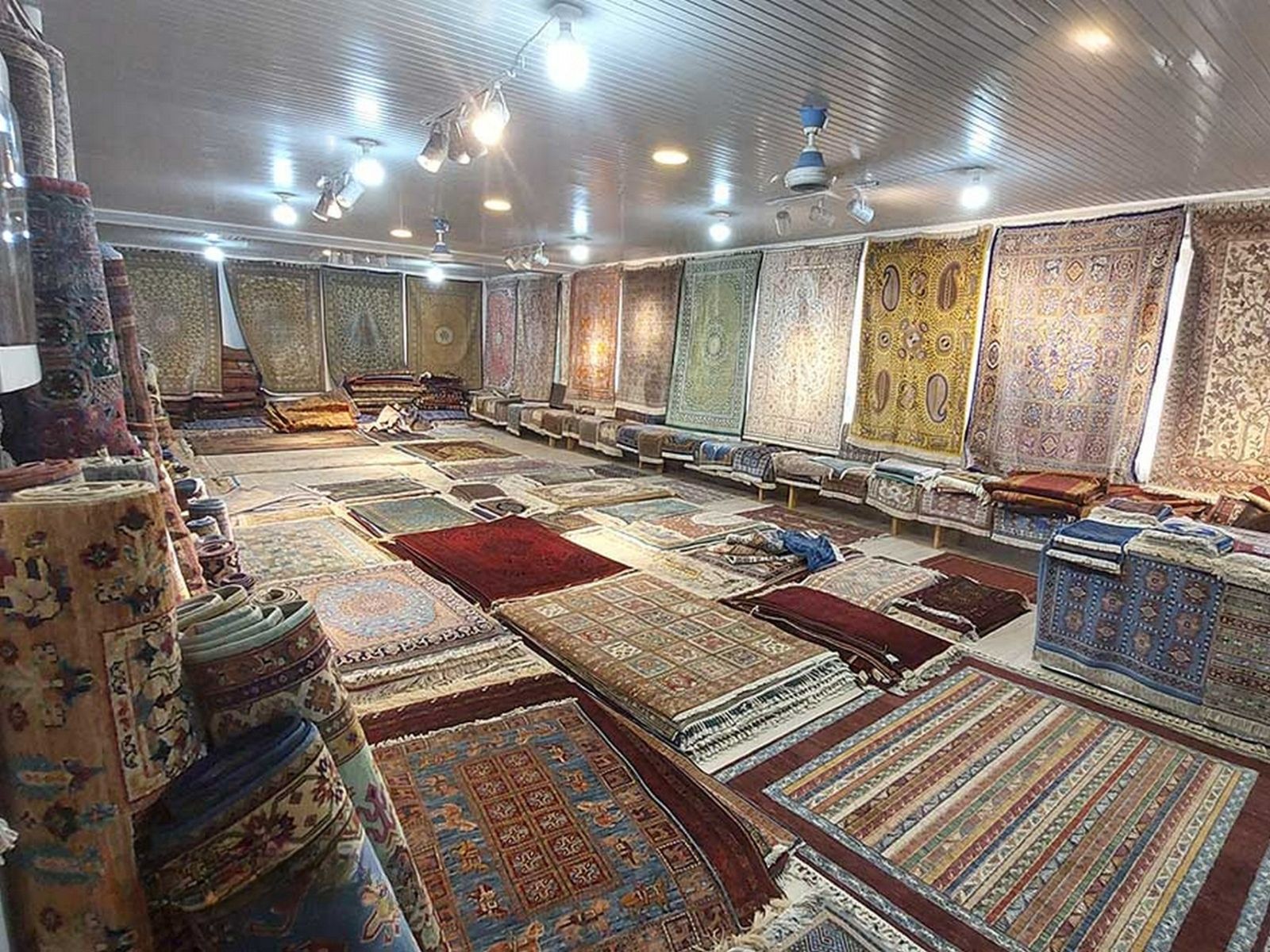 Самаркандская шёлковый ковровая фабрика «Худжум»