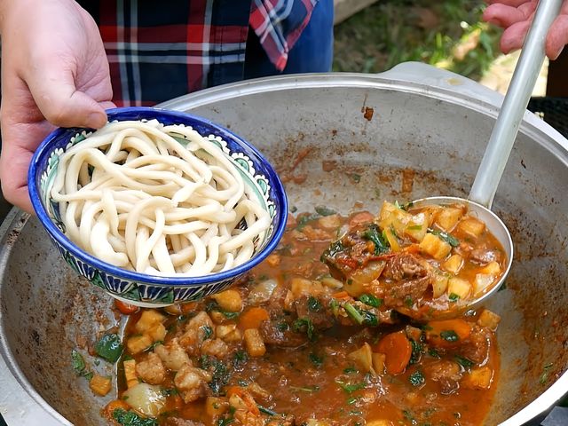 Мастер-класс по приготовлению лагмана по-узбекски в Самарканде — фото 2