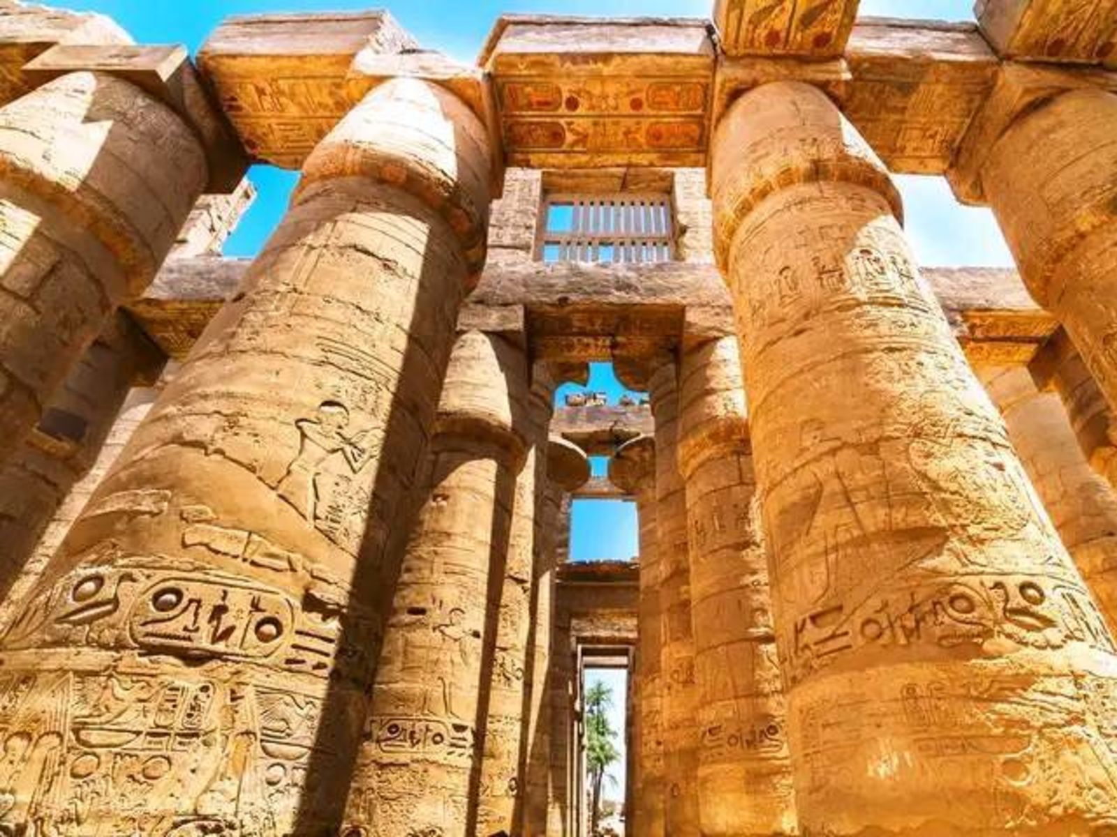 Карнакский храмовый комплекс строился в течение 2000 лет