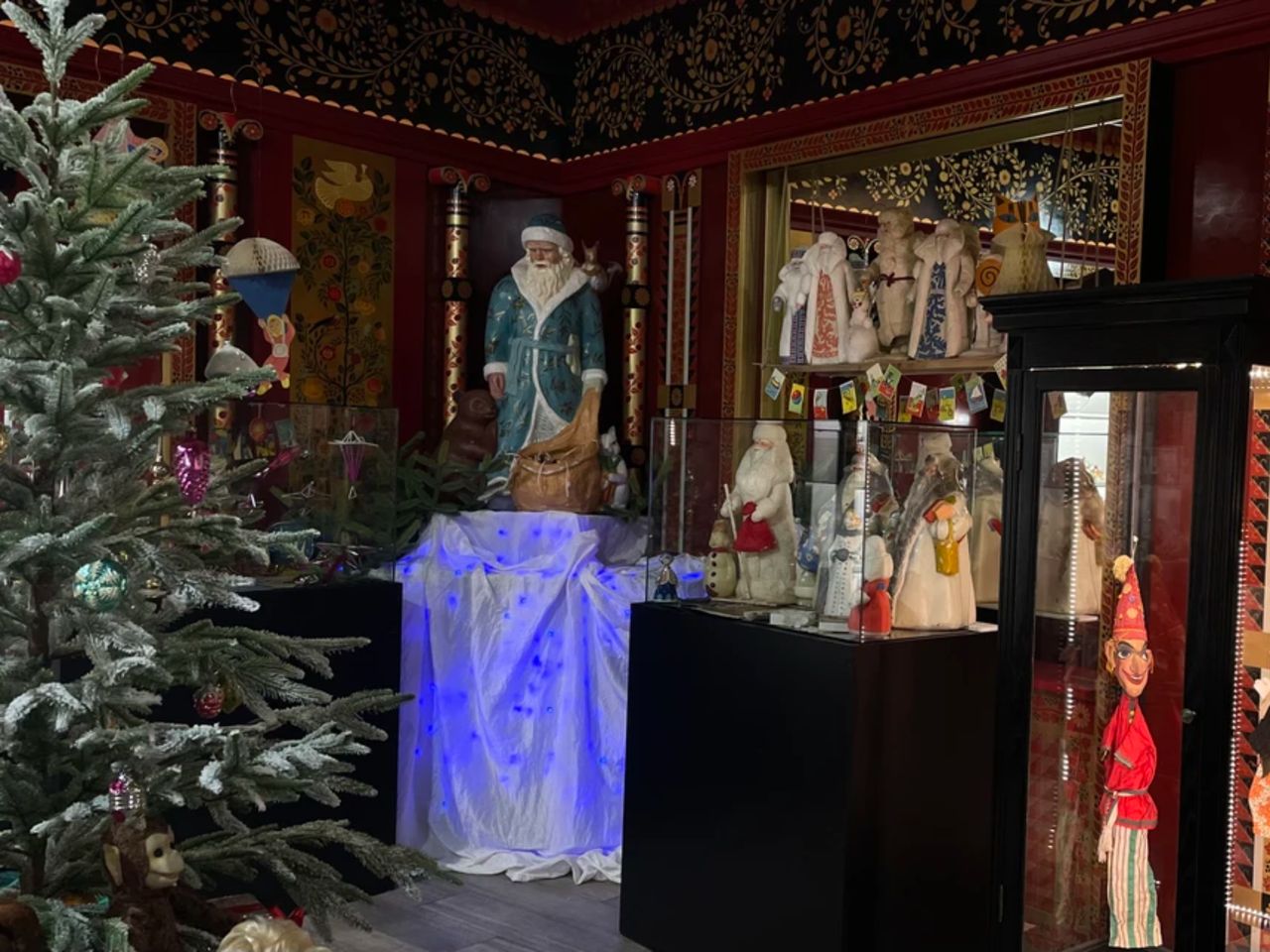 Экскурсия о рождественских традициях дореволюционного Петербурга - индивидуальная экскурсия в Санкт-Петербурге пешком длительностью 2.5 часа с количеством участников до 4 человек цена экскурсии 10000₽