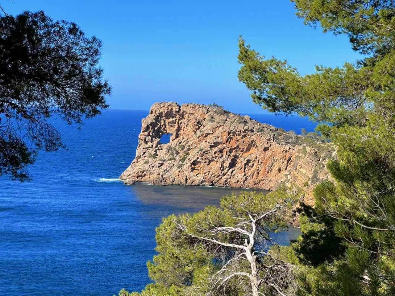 Топ-локации острова Майорка: экскурсия по Сьерра-де-Трамунтана - индивидуальная экскурсия в Пальма-де-Майорка на машине гида длительностью 6 часов с количеством участников до 4 человек цена экскурсии 400€