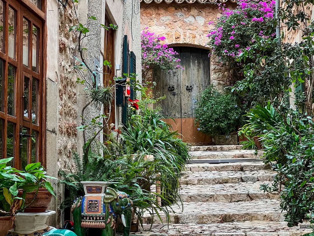 Пейзажи Трамунтаны: обзорная экскурсия в Форналуч и Са-Калобру - индивидуальная экскурсия в Пальма-де-Майорка на машине гида длительностью 7 часов с количеством участников до 4 человек цена экскурсии 480€