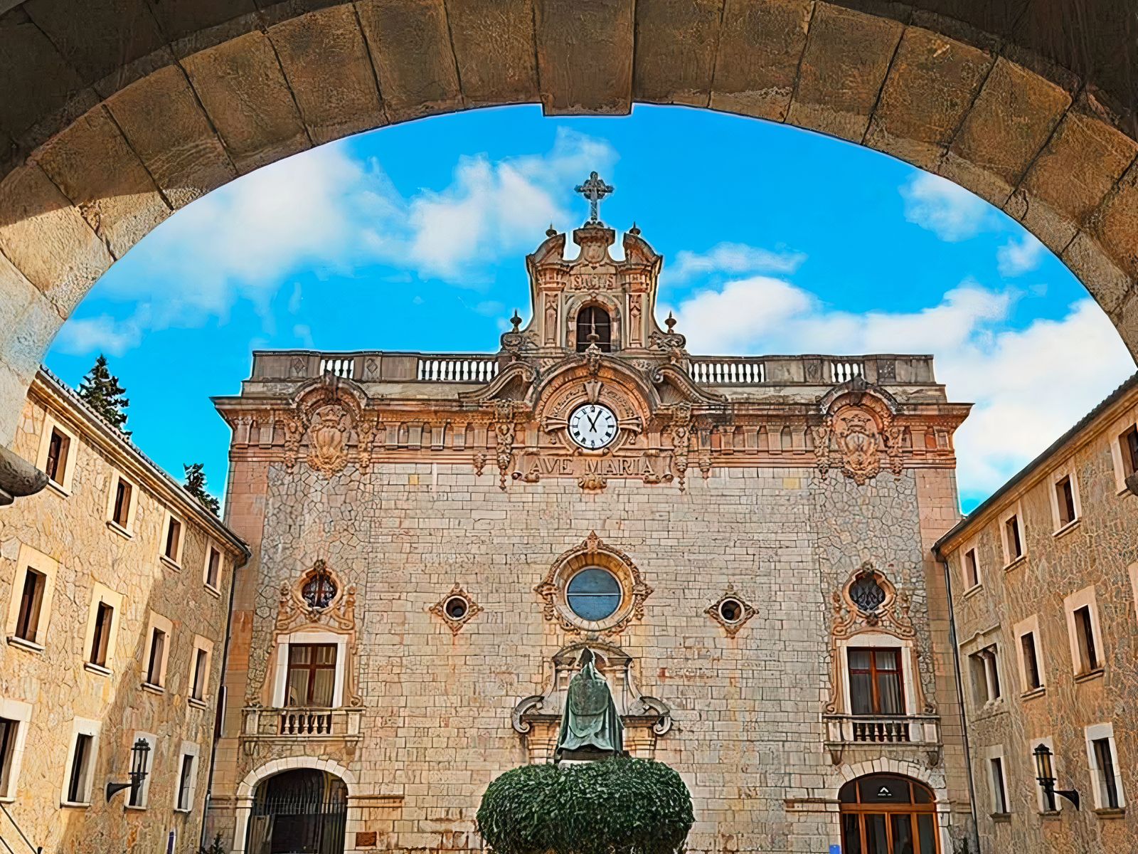 Монастырь Льюк