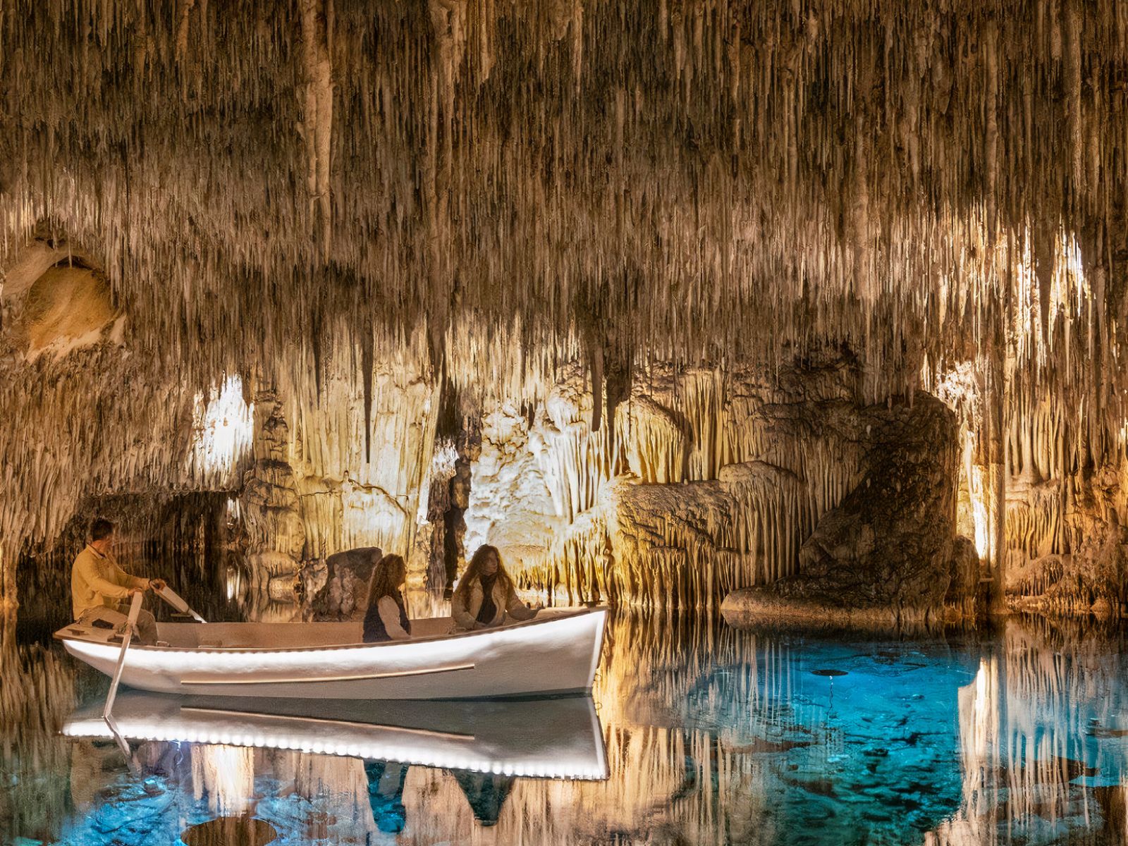 На лодке по пещерам Дракона