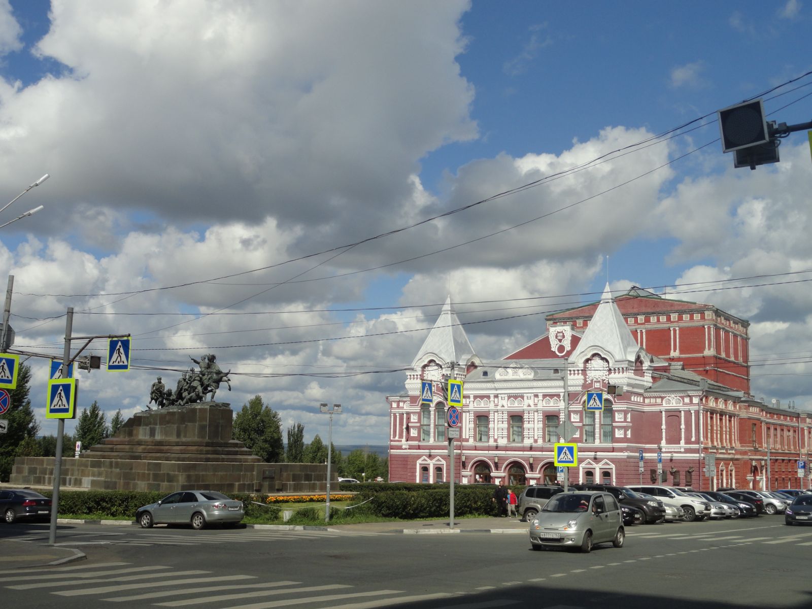 Самарский академический театр драмы имени М. Горького — один из старейших драматических театров России
