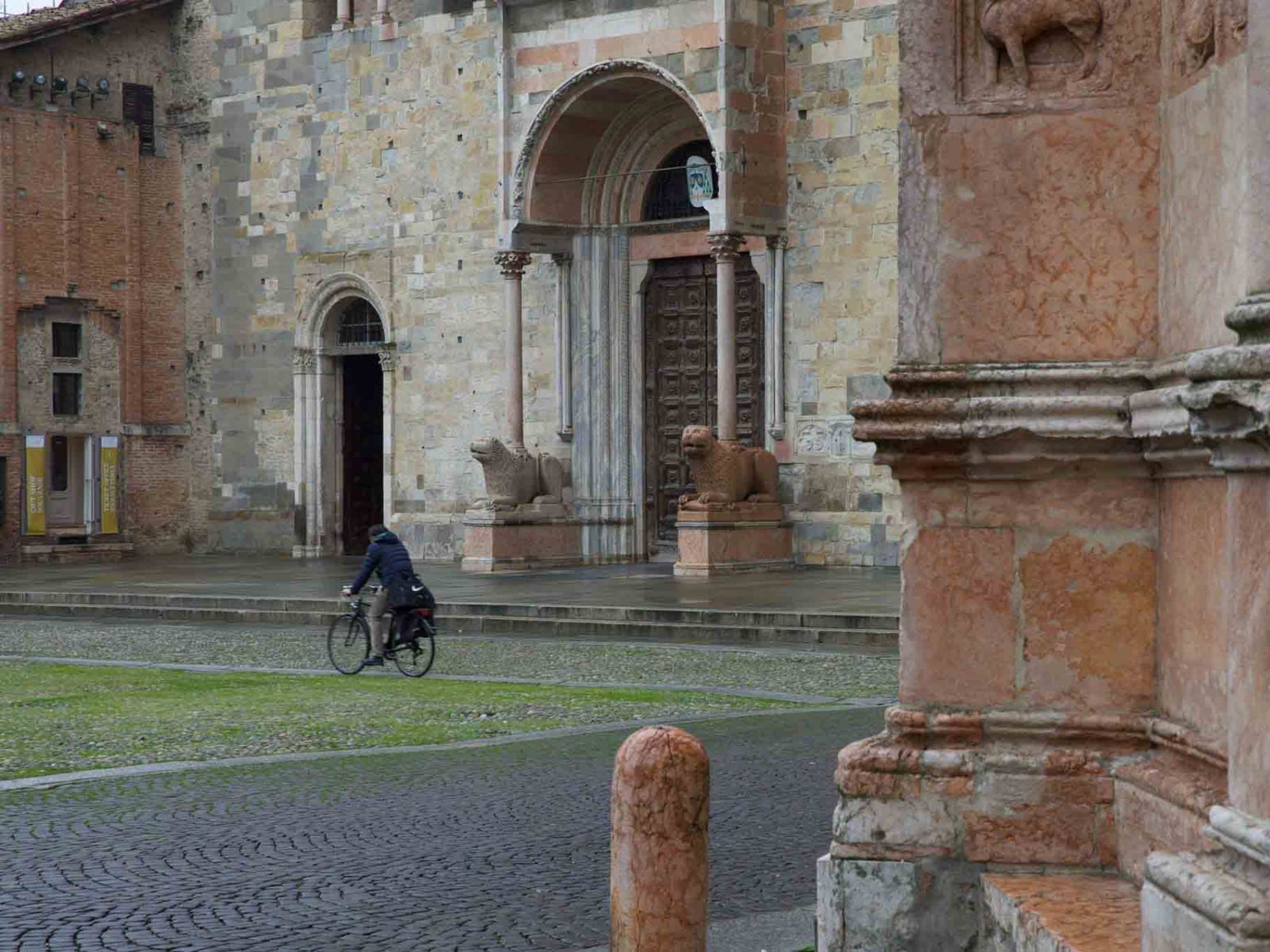 Средневековая площадь