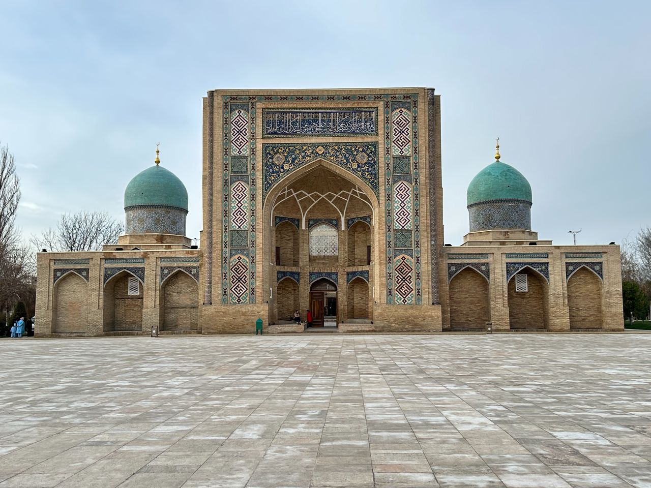 Душа Ташкента: обзорная экскурсия о вкусах, ароматах и истории - индивидуальная экскурсия в Ташкенте на машине гида длительностью 6 часов с количеством участников до 4 человек цена экскурсии 120€