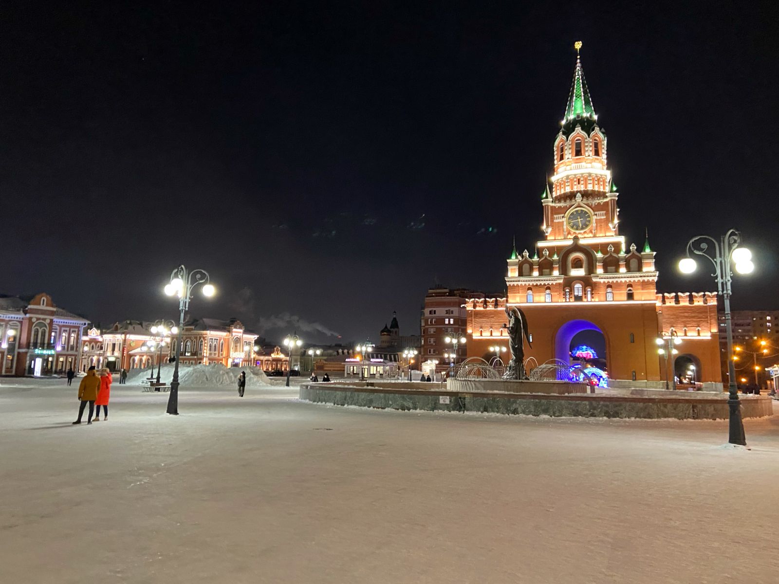 Благовещенская башня, памятник-фонтан архангелу Гавриилу, Архангельская слобода