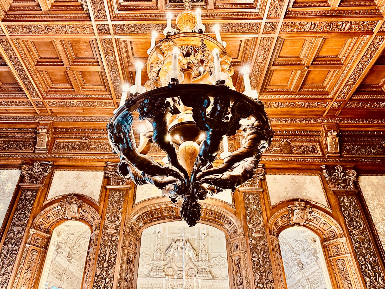 Дубовая столовая