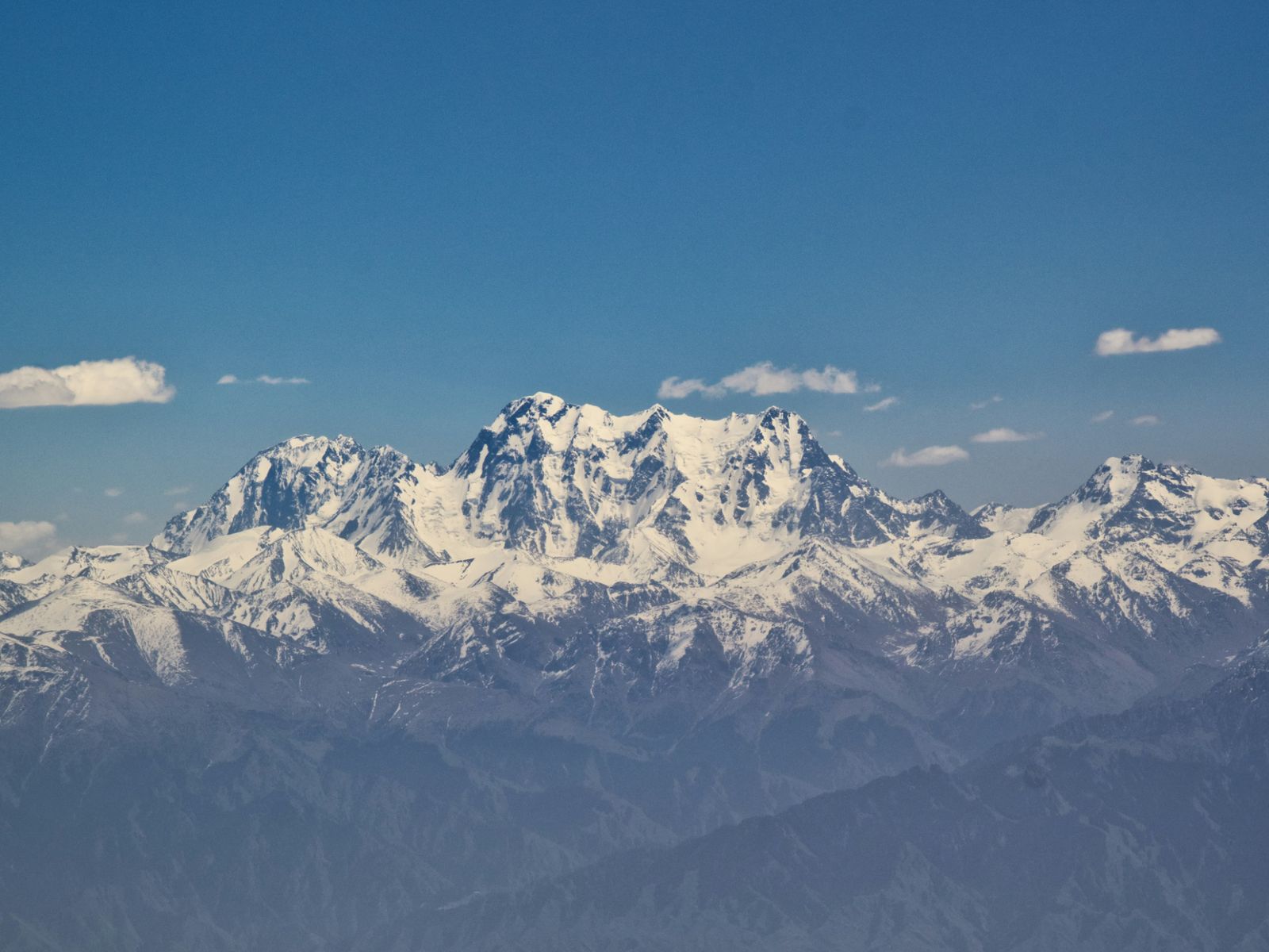 Заснеженные пики