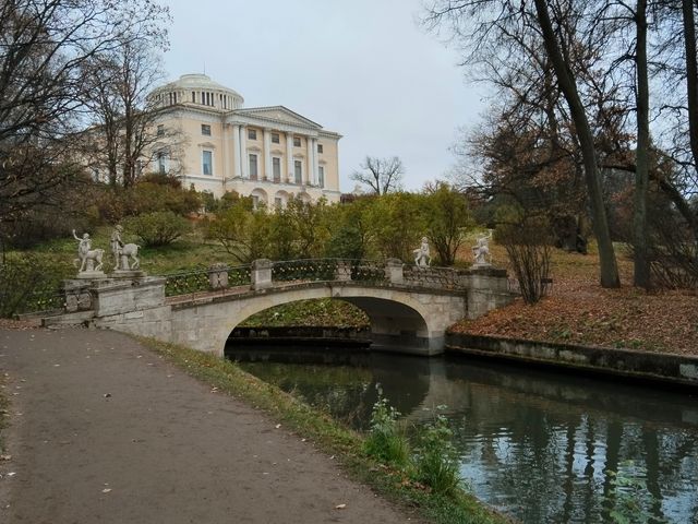 Автомобильная экскурсия из Санкт-Петербурга в Павловск и Гатчину