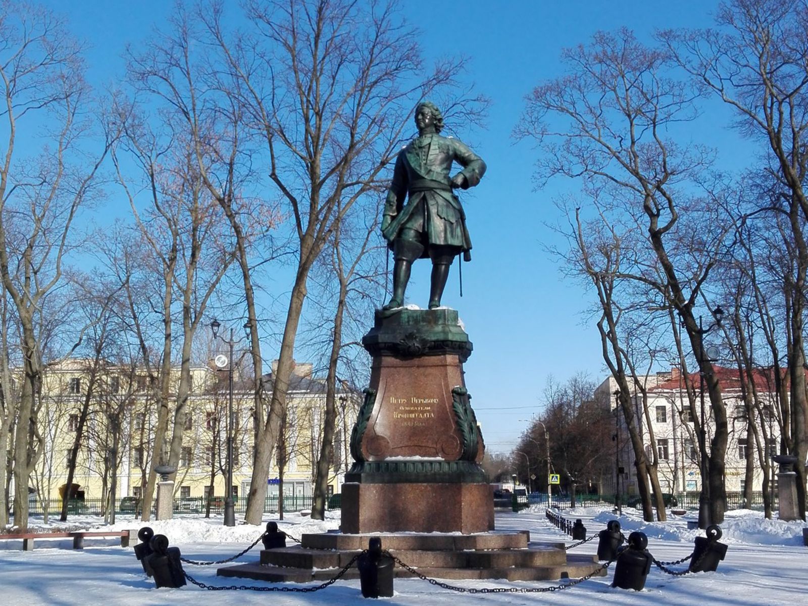 Памятник Петру I в Петровском парке