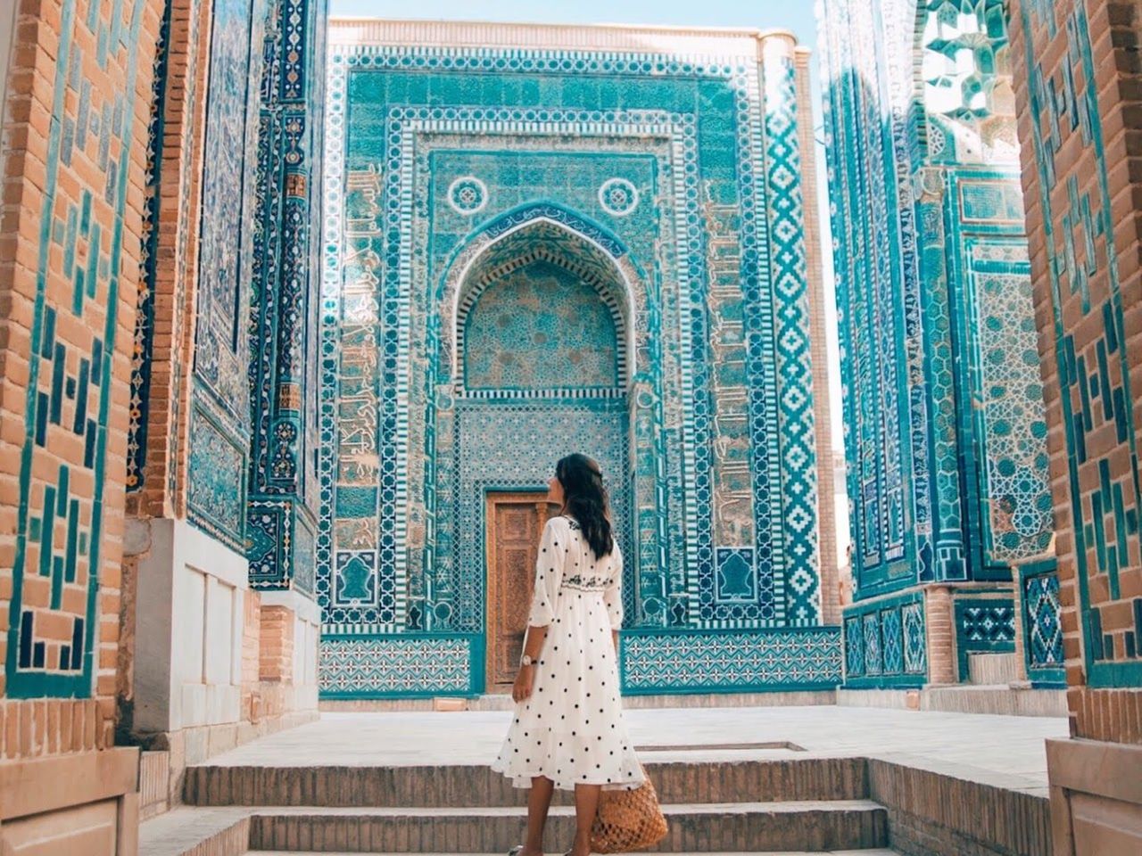 Авторская фотопрогулка по древнему Самарканду - индивидуальная экскурсия в Самарканде пешком длительностью 5 часов с количеством участников до 7 человек со скидкой 15% цена экскурсии 102€