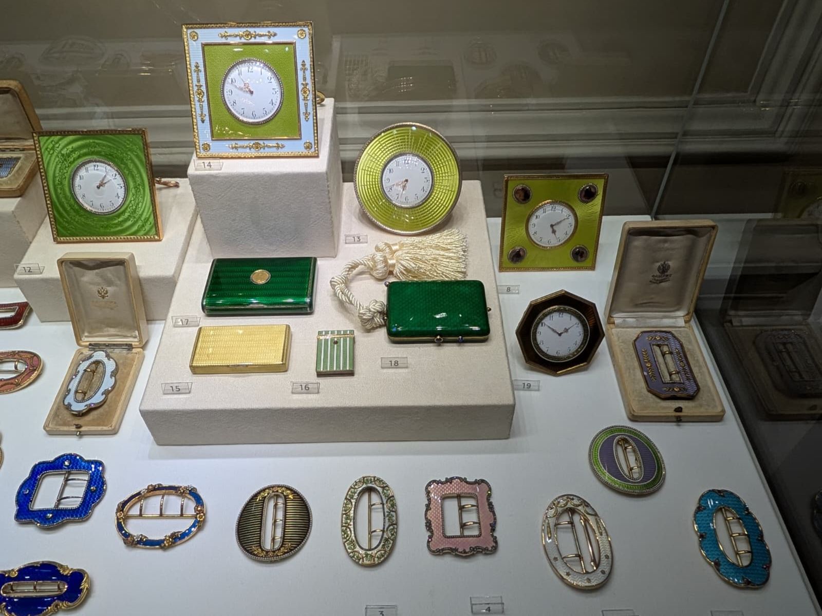 Пряжки, эмаль гильош