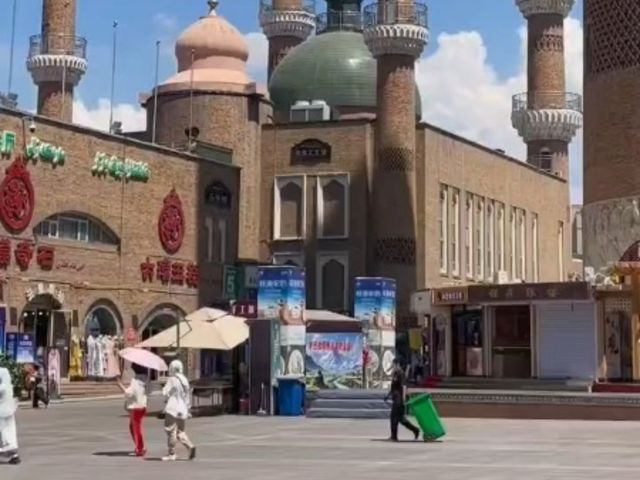 Экскурсия в Музей Синьцзян-Уйгурского района, парк Хуншань+базар — фото 2