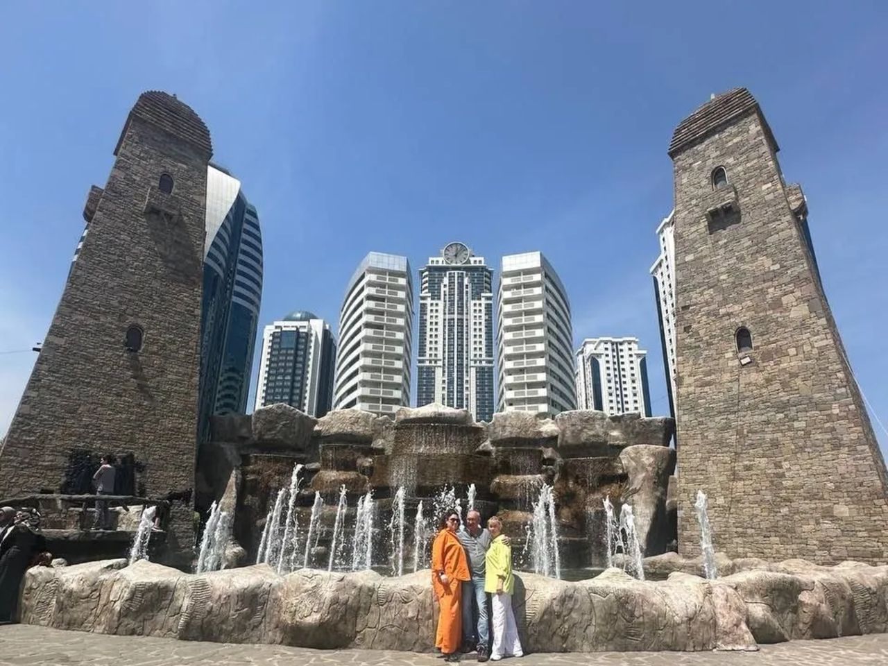 Групповая экскурсия из городов КМВ в Чечню: Грозный, Шали, Аргун - групповая экскурсия в Пятигорске на машине гида длительностью более 12 часов с количеством участников до 6 человек цена экскурсии 6000₽