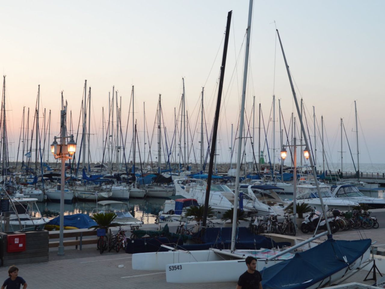 Обзорная экскурсия из Иерусалима по берегу Средиземного моря - индивидуальная экскурсия в Иерусалиме на машине гида длительностью 9 часов с количеством участников до 6 человек цена экскурсии 380€