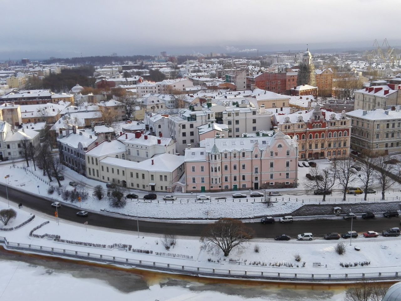 Автомобильная экскурсия из Петербурга в Выборг: первое знакомство - индивидуальная экскурсия в Санкт-Петербурге на машине гида длительностью 9 часов с количеством участников до 4 человек цена экскурсии 24000₽