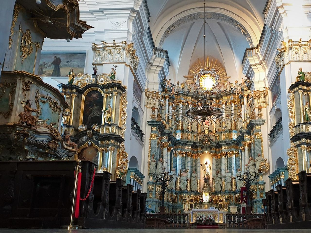 Экскурсия из Минска в Гродно — восхитительный город королей - индивидуальная экскурсия в Минске на машине гида длительностью 12 часов с количеством участников до 3 человек со скидкой 10% еще 40 часов цена экскурсии 33750₽