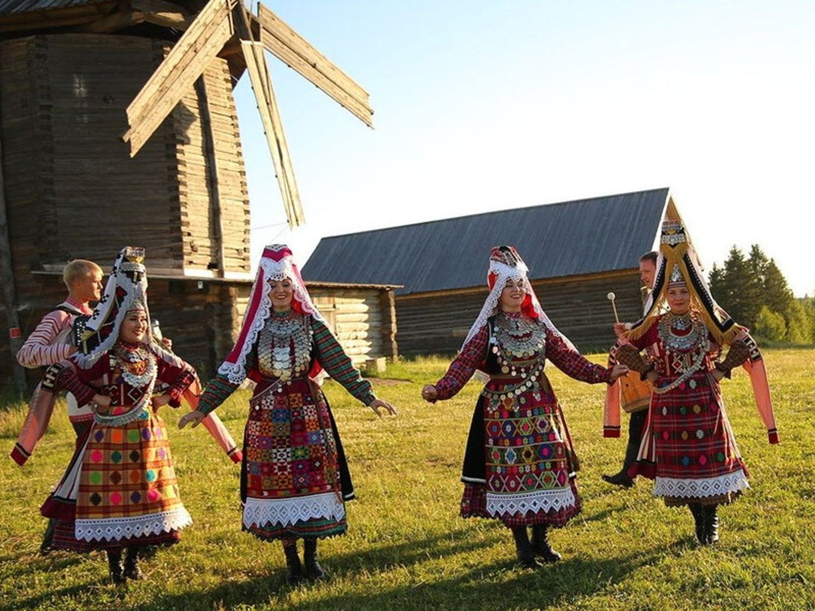 Народные танцы