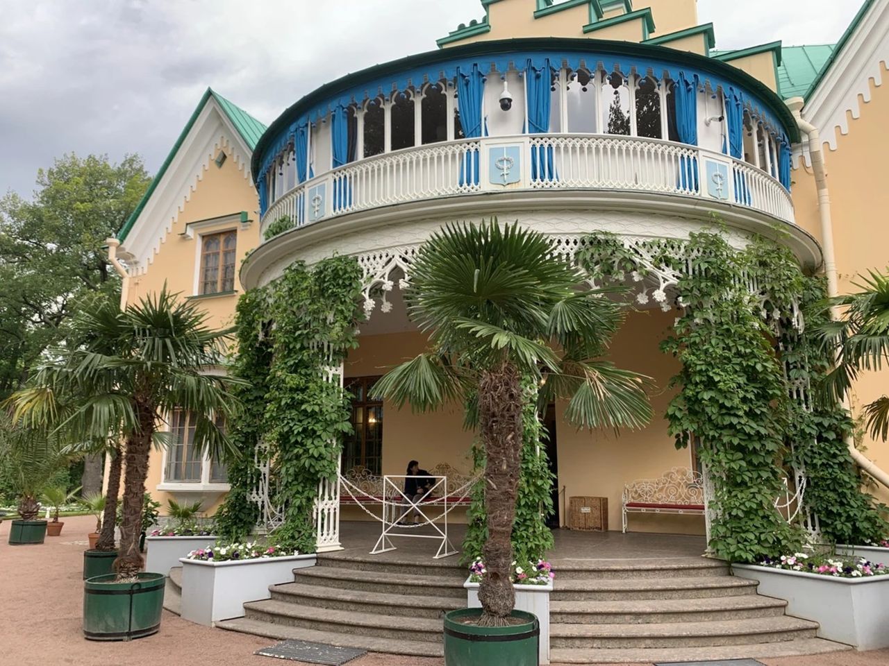 Обзорная экскурсия в Александрию — неизвестный ансамбль Петергофа - индивидуальная экскурсия в Санкт-Петербурге на машине гида длительностью 5 часов с количеством участников до 4 человек цена экскурсии 14900₽