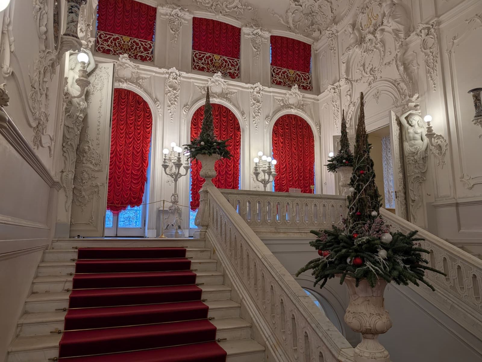 Лестница Екатерининского дворца