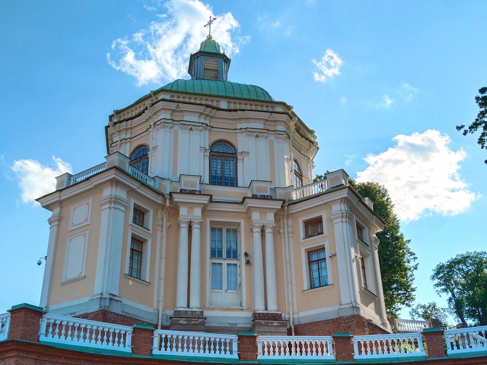 Большой Меншиковский дворец