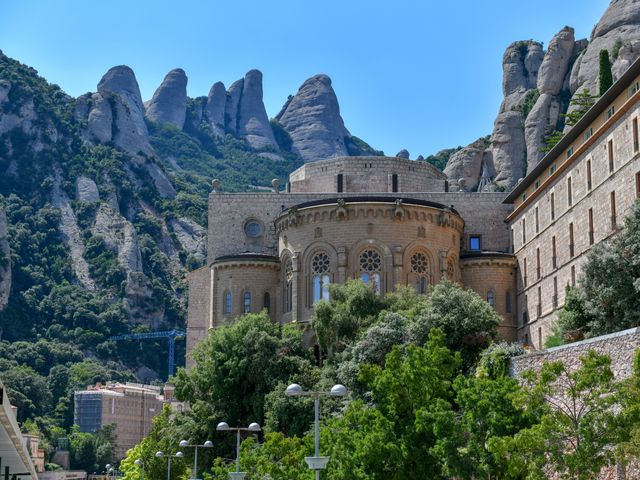 Обзорная экскурсия из Барселоны на гору и в монастырь Монсеррат