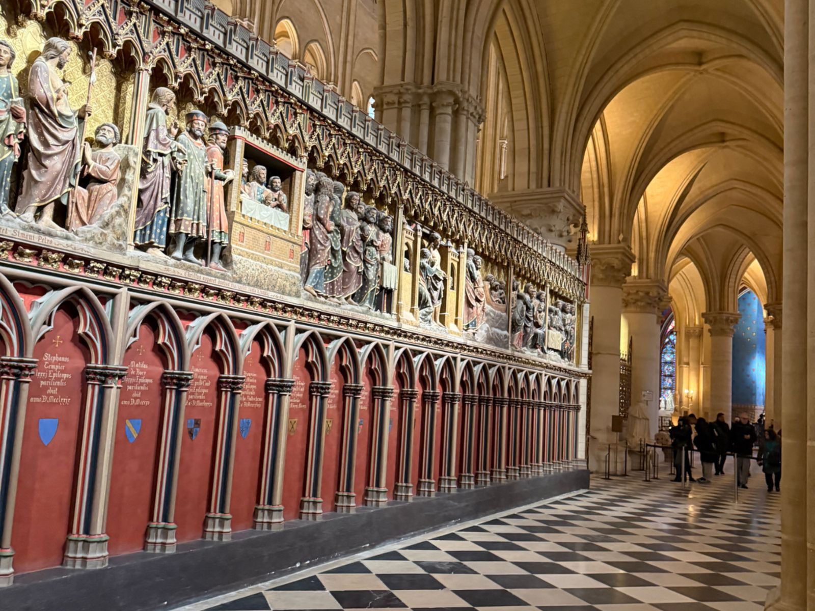 Собор Слева - галерея 14 в.