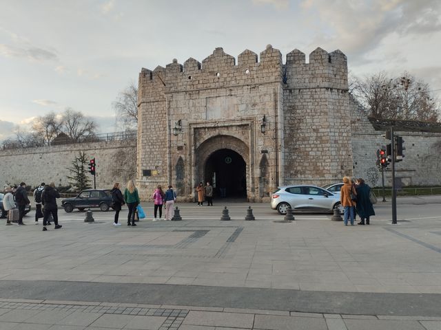 Экскурсия из Белграда в Ниш — вино, свобода и Константин Великий