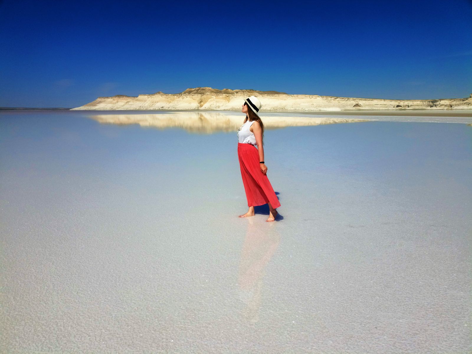 Между небом и землей (Тузбаир)