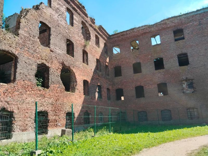 На локации