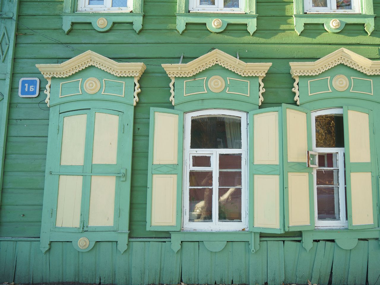 Тематическая экскурсия "Деревянное зодчество Иркутска" - групповая экскурсия в Иркутске пешком длительностью 2 часа с количеством участников до 15 человек со скидкой 10% цена экскурсии 2250₽