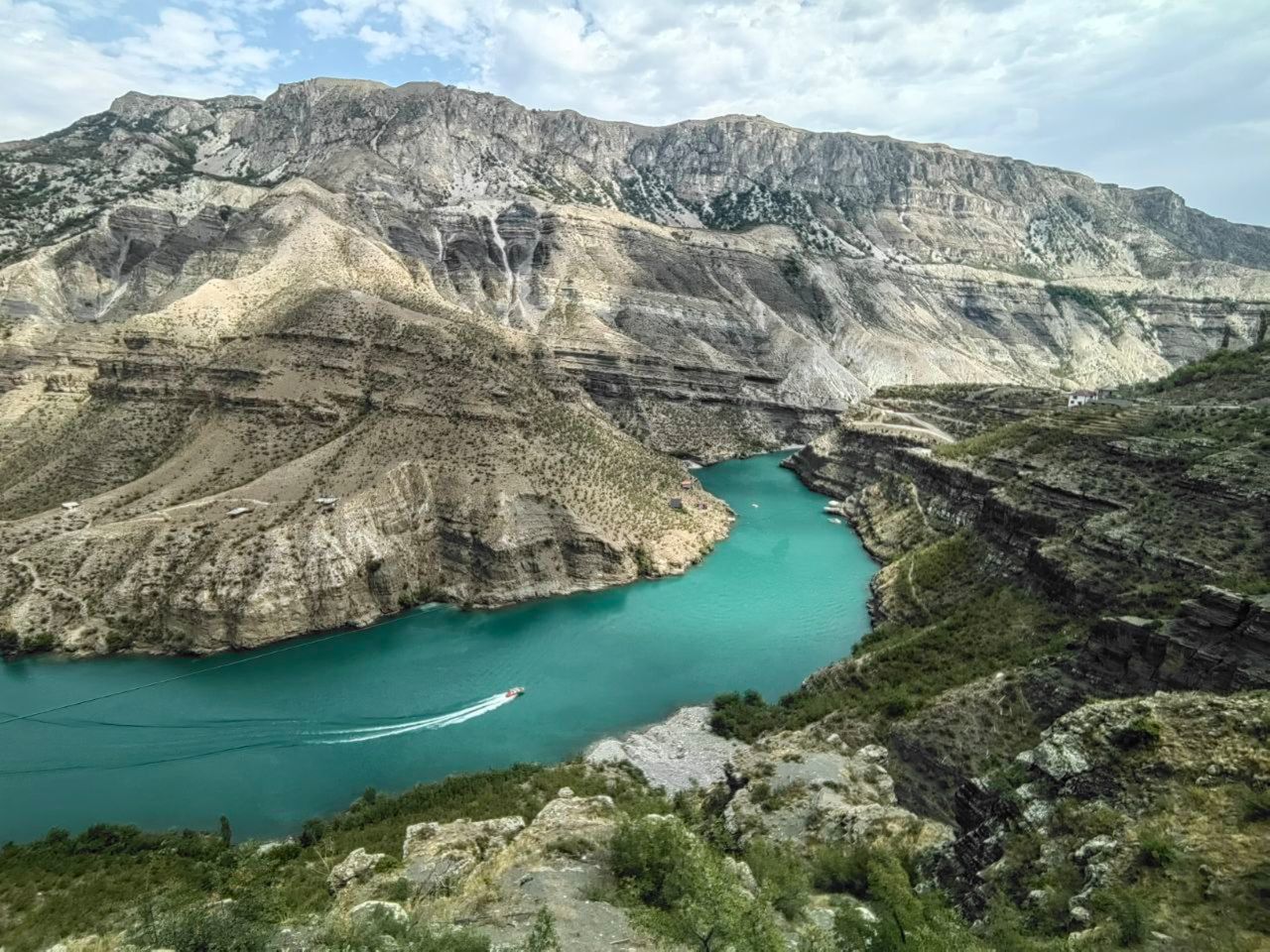 Влюбиться в Дагестан за 1 день: экскурсия в Сулакский каньон - групповая экскурсия в Махачкале на машине гида длительностью 12 часов с количеством участников до 7 человек цена экскурсии 3500₽