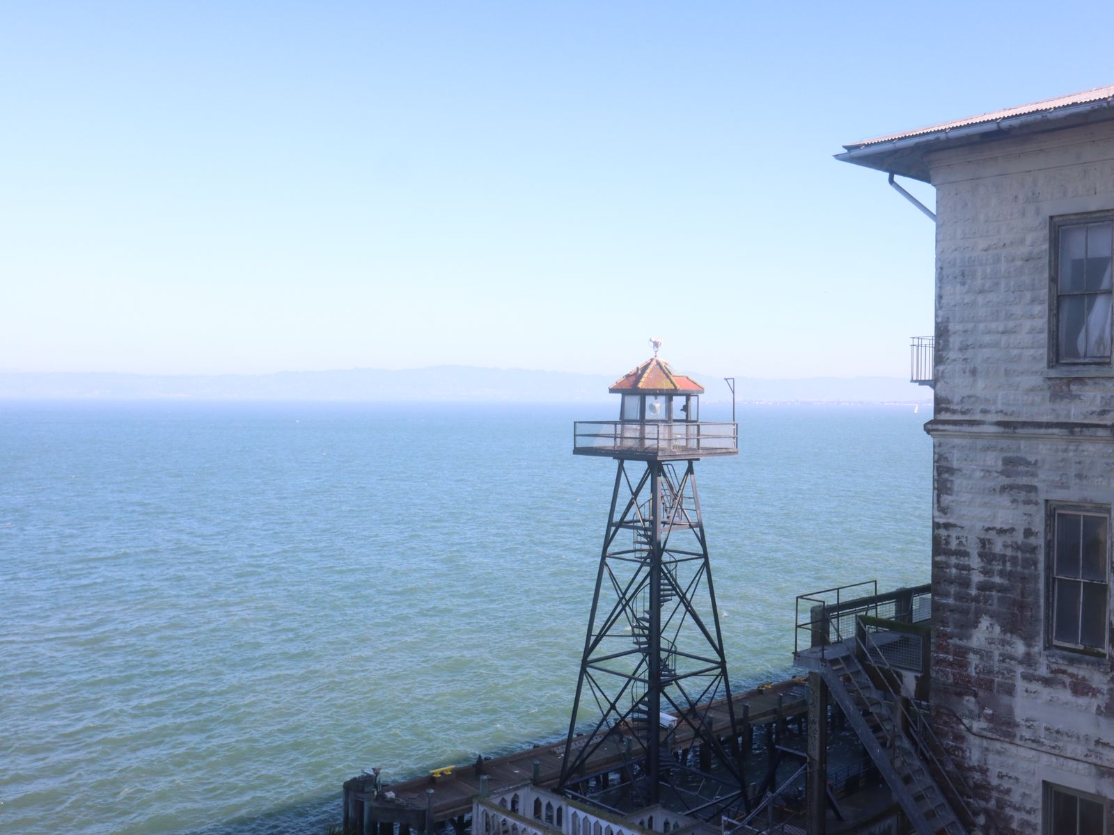 Вид с острова на залив