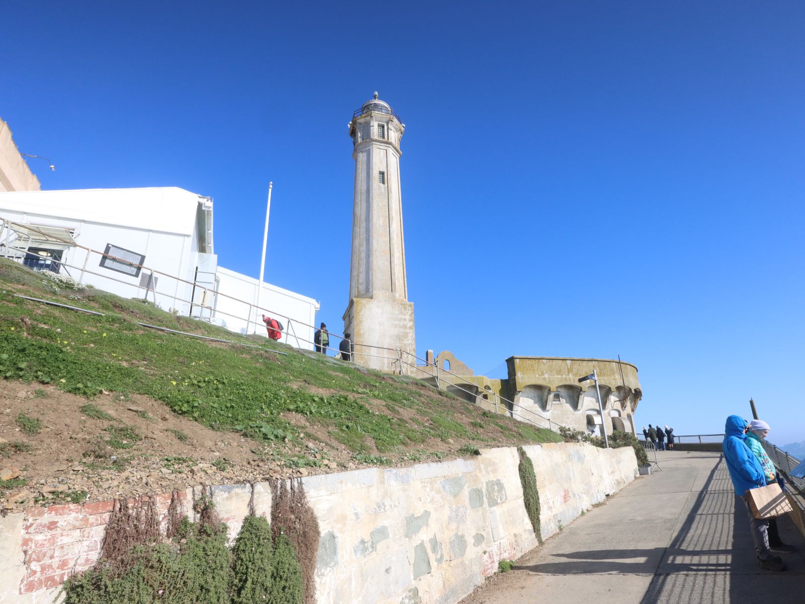 Второй в истории острова маяк