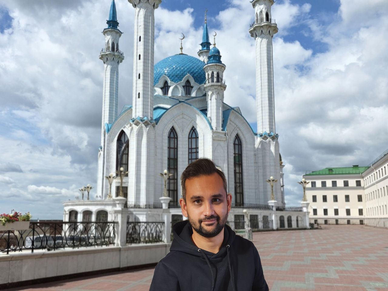 Обзорная экскурсия с кремлем и посещением мечети Кул-Шариф - индивидуальная экскурсия в Казани на машине гида длительностью 4 часа с количеством участников до 4 человек цена экскурсии 10000₽