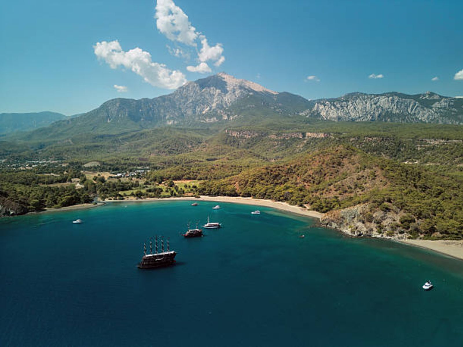 Панорамный обзор Анталии и Средиземного моря